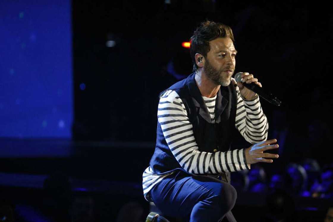 Le chanteur français Christophe Mae se produit lors des "Victoires de la Musiques 2017. Le chanteur français Christophe Mae se produit lors des "Victoires de la Musiques 2017.