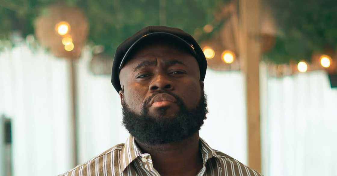 Fans react to video of Lasisi Elenu and his daughter as they eat chicken. Fans react to video of Lasisi Elenu and his daughter as they eat chicken.