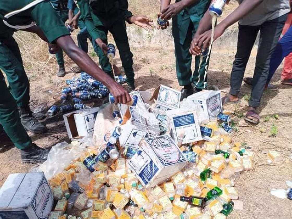 'Yan Hisbah sun kone kwalleben giya a Katsina 'Yan Hisbah sun kone kwalleben giya a Katsina