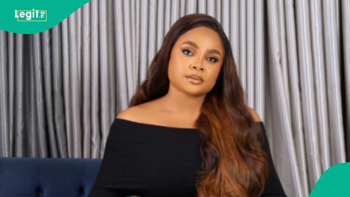 Bimbo Ademoye goes to market while rocking disguise. Bimbo Ademoye goes to market while rocking disguise.