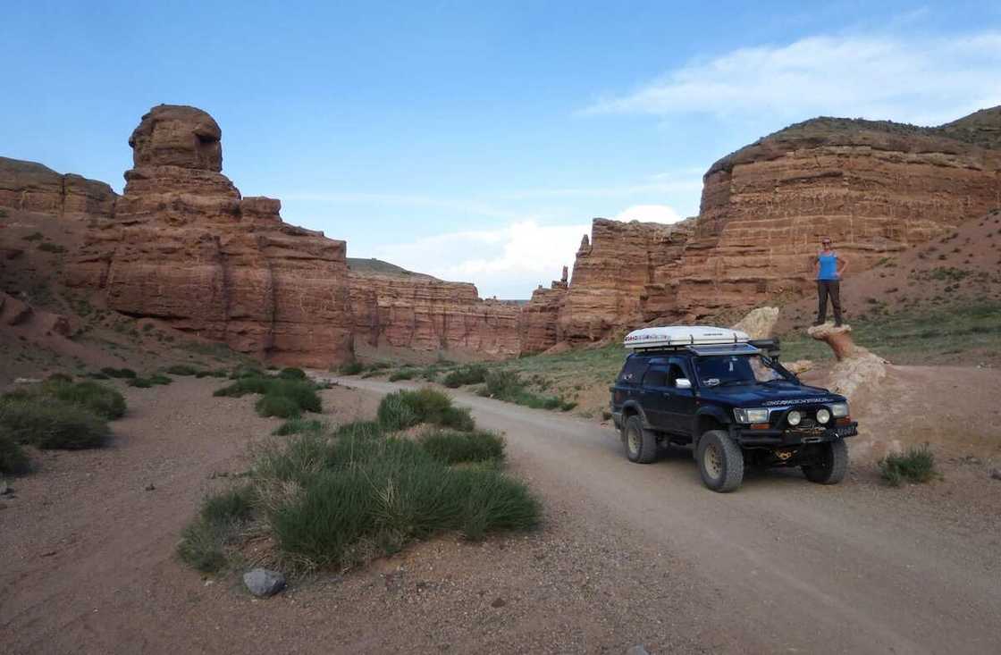 Charyn Canyon vs Grand Canyon Charyn Canyon vs Grand Canyon