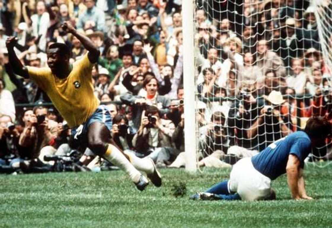 Pele Legend