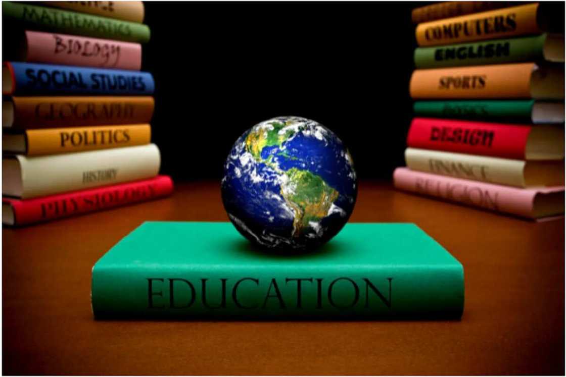 Gwamnatin Buhari ta lashi takobin tsamo 'yan Najeriya Miliyan 2 daga jahilci duk shekara Gwamnatin Buhari ta lashi takobin tsamo 'yan Najeriya Miliyan 2 daga jahilci duk shekara