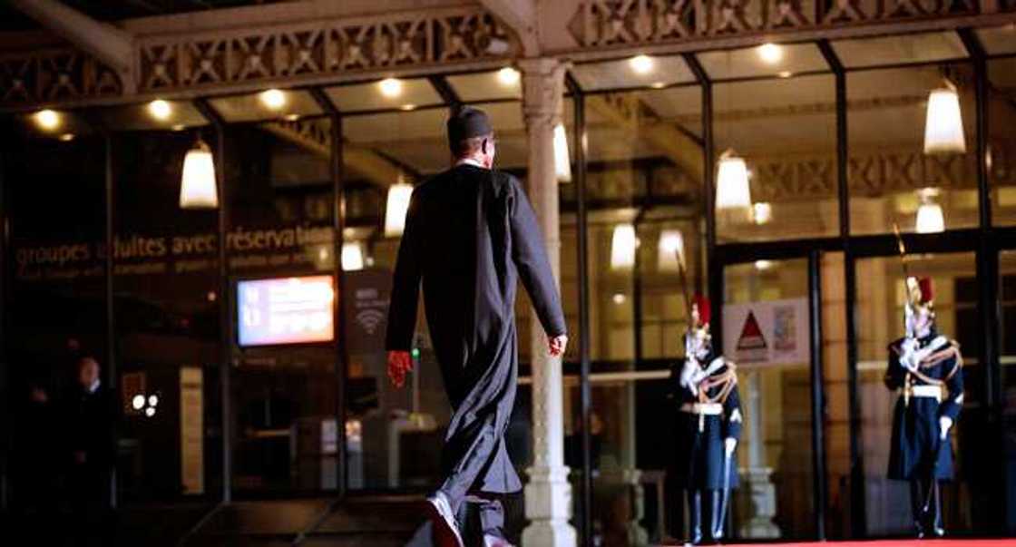 Buhari ya ci abinci tare da shugabannnin duniya a kasar Faransa, Hotuna Buhari ya ci abinci tare da shugabannnin duniya a kasar Faransa, Hotuna