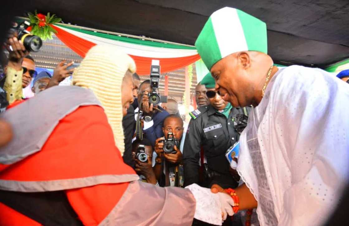 Gwamna Ademola Adeleke Gwamna Ademola Adeleke