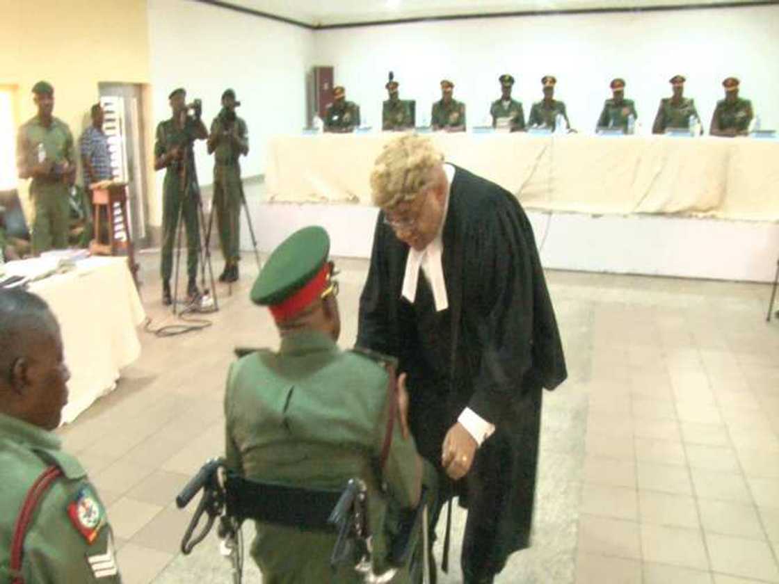 Rundunar soji ta yanke wa wasu sojoji uku hukuncin daurin shekaru 10 Rundunar soji ta yanke wa wasu sojoji uku hukuncin daurin shekaru 10