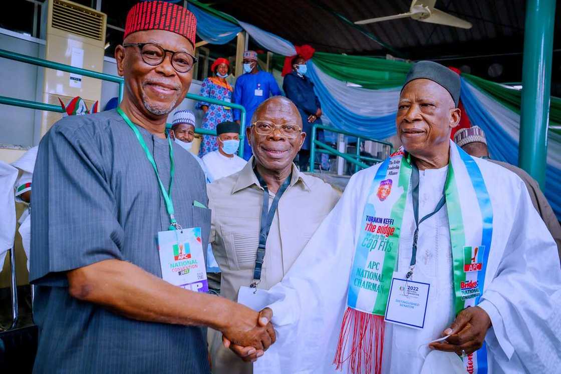 Oshiomhole backs Abdullahi Adamu Oshiomhole backs Abdullahi Adamu