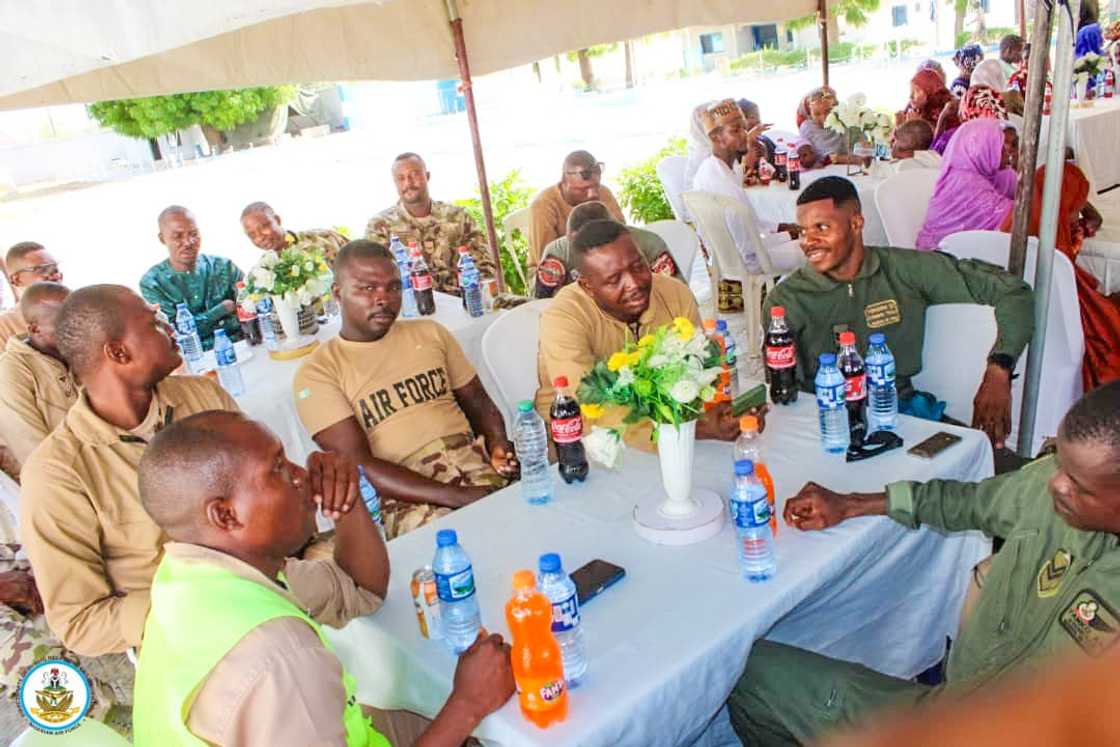 Yadda sojojin Najeriya suka yi bikin sallah a fagen daga a Arewa maso Gabas Yadda sojojin Najeriya suka yi bikin sallah a fagen daga a Arewa maso Gabas