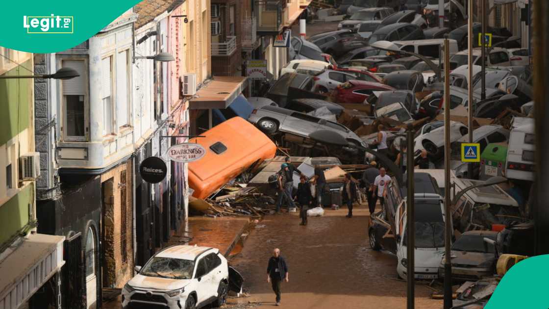 Spain’s worst flash flood in a century leaves 95 dead Spain’s worst flash flood in a century leaves 95 dead