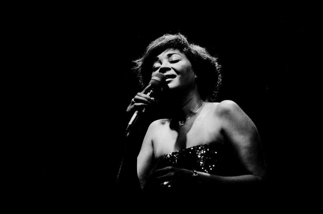 American Jazz singer Nancy Wilson (1937 - 2018) performs onstage during Chicagofest, Chicago American Jazz singer Nancy Wilson (1937 - 2018) performs onstage during Chicagofest, Chicago