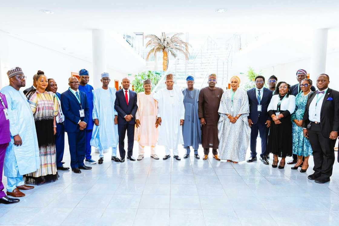 Shettima ya kaddamar da 'yan kwamitin PreCEFI na gyaran tattalin arzikin Najeriya Shettima ya kaddamar da 'yan kwamitin PreCEFI na gyaran tattalin arzikin Najeriya