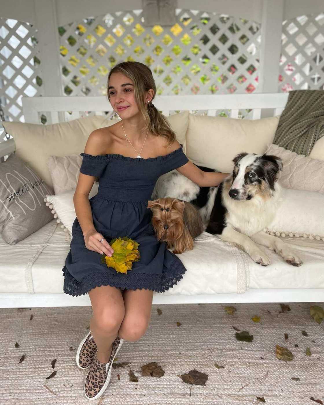 Nikki Roumel Nikki Roumel