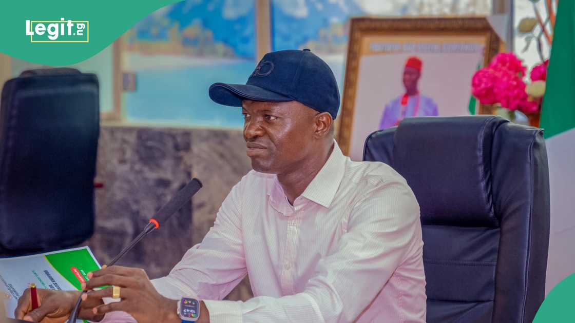 Gwamna Nwifuru. Gwamna Nwifuru.