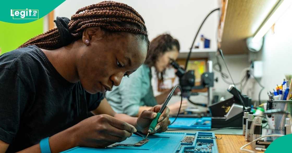 Former minister set to train Nigerians on phone repairs Former minister set to train Nigerians on phone repairs