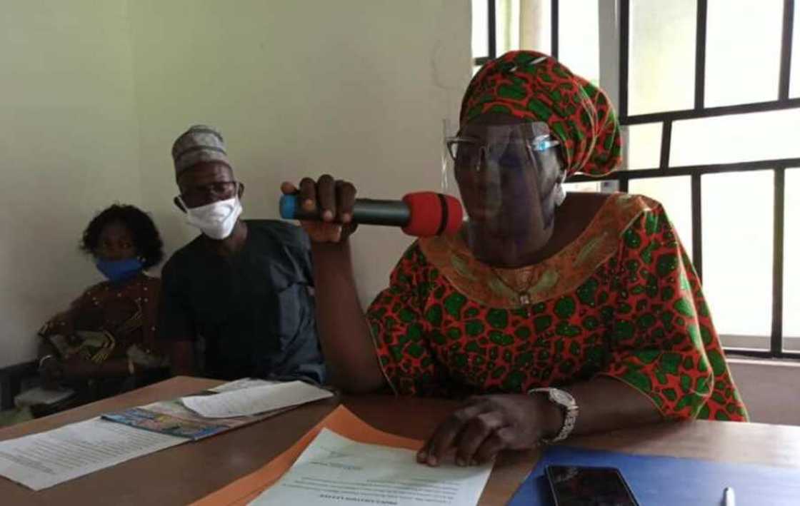 Yan bindiga sun sace shugabar karamar hukuma a Benue. Yan bindiga sun sace shugabar karamar hukuma a Benue.