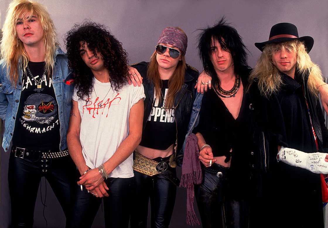 Guns N' Roses members: Duff McKagan, Slash, Axl Rose, Izzy Stradlin, Steven Adler Guns N' Roses members: Duff McKagan, Slash, Axl Rose, Izzy Stradlin, Steven Adler