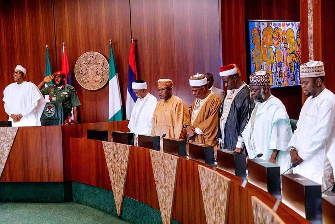Manyan limamai da malaman addini sun ziyari shugaba Buhari (Hotuna) Manyan limamai da malaman addini sun ziyari shugaba Buhari (Hotuna)