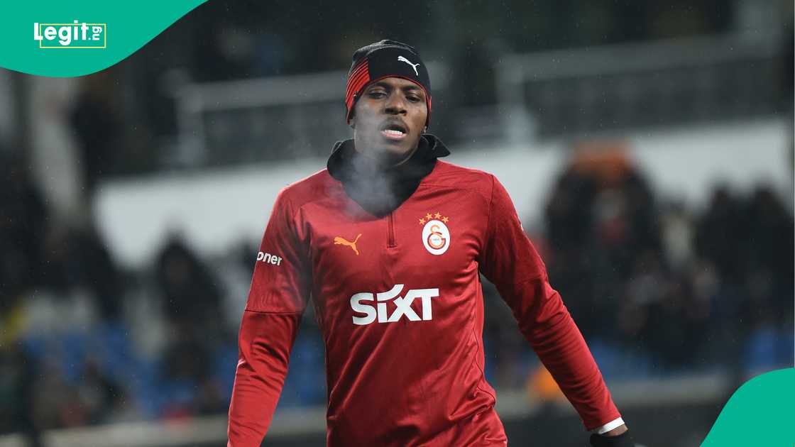 A Turkish journalist has slammed Galatasaray’s Victor Osimhen, calling him overrated