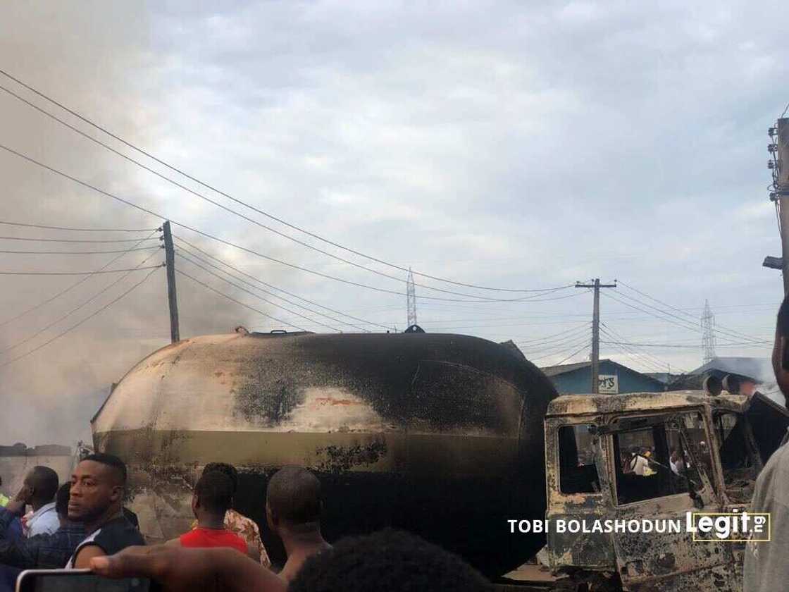 BREAKING: Gas station on fire in Lagos BREAKING: Gas station on fire in Lagos