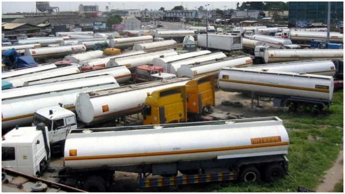 Amid Fuel Scarcity, Tanker Drivers Threaten Strike, give important reason Amid Fuel Scarcity, Tanker Drivers Threaten Strike, give important reason
