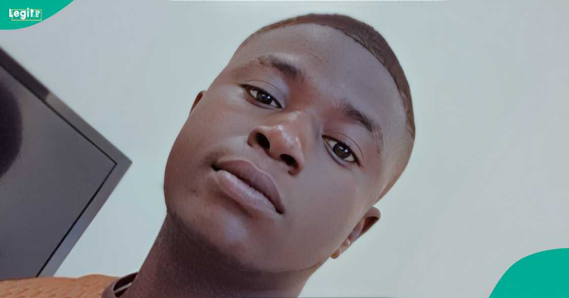 A Nigerian tailor showed how locking his machine with a padlock helped him to save electricity. Photo: @macbryceo1 A Nigerian tailor showed how locking his machine with a padlock helped him to save electricity. Photo: @macbryceo1