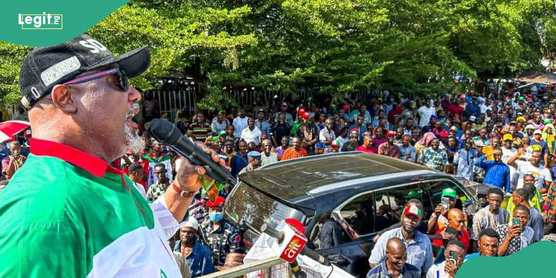 Dino Melaye ya nemi a soke zabe a kananan hukumomi biyar Dino Melaye ya nemi a soke zabe a kananan hukumomi biyar