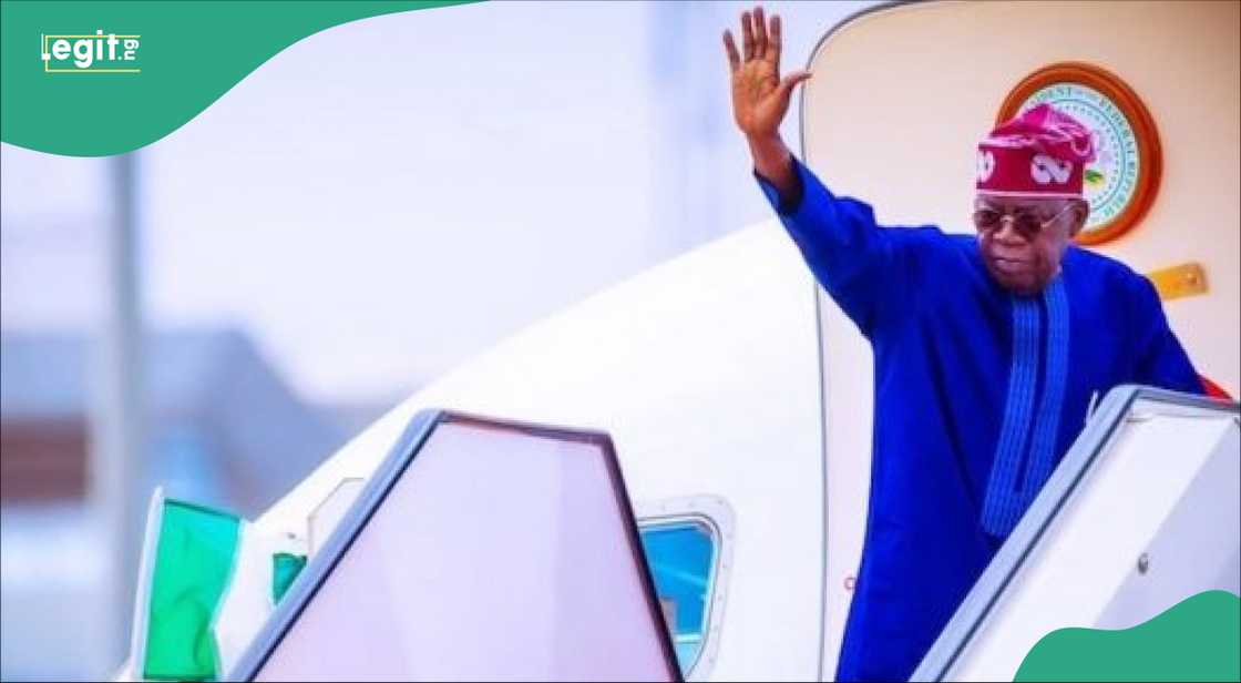 Tinubu a jirgi Tinubu a jirgi