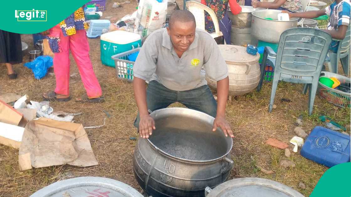 Man who works in Deeper Life Church kitchen speaks proudly, shares pictures Man who works in Deeper Life Church kitchen speaks proudly, shares pictures