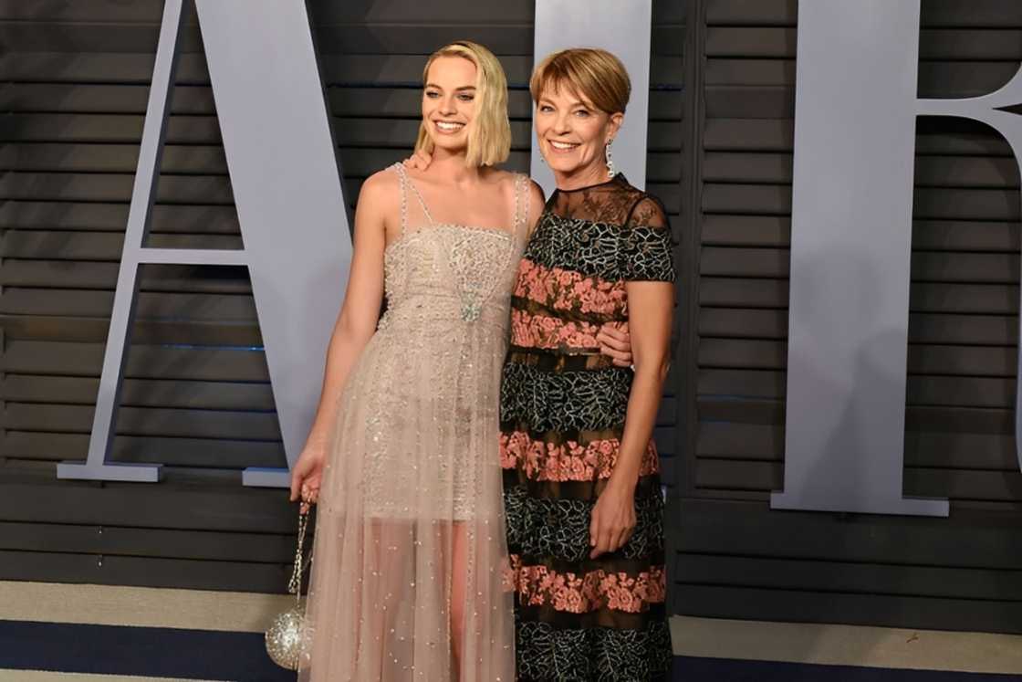 Margot Robbie and Sarie Kessler arrive at an event in Beverly Hills Margot Robbie and Sarie Kessler arrive at an event in Beverly Hills
