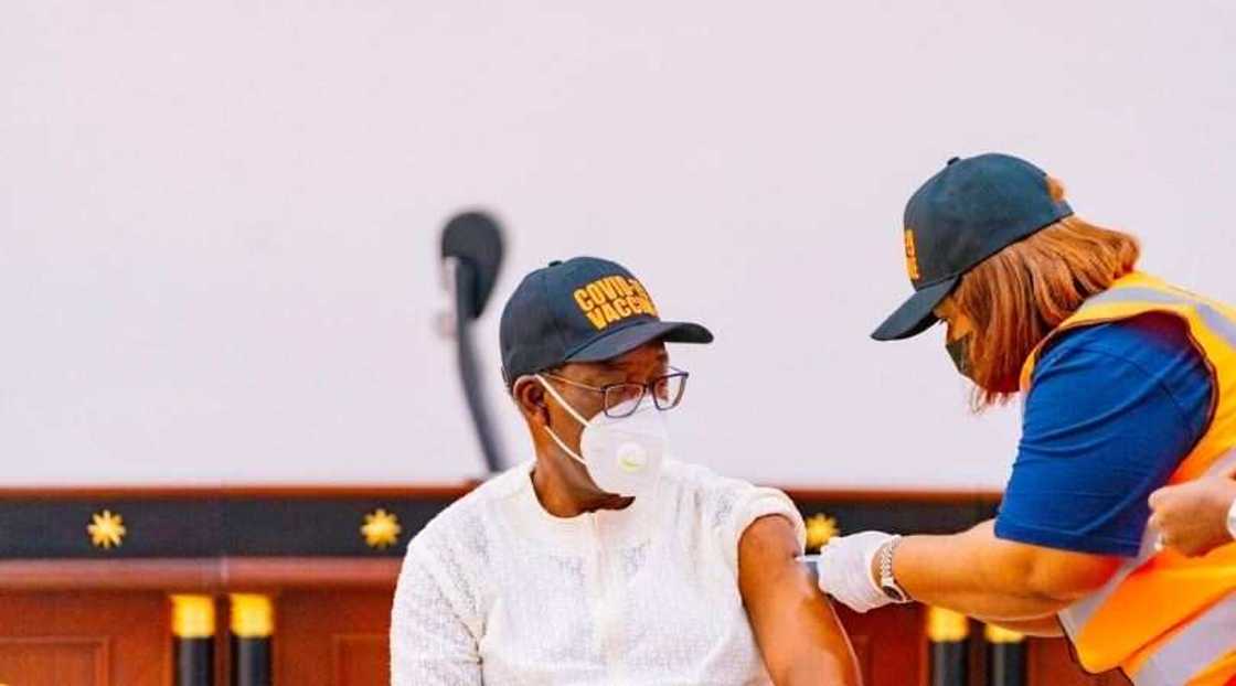 COVID-19 vaccine: Governor Okowa, wife gets jab in Delta state COVID-19 vaccine: Governor Okowa, wife gets jab in Delta state