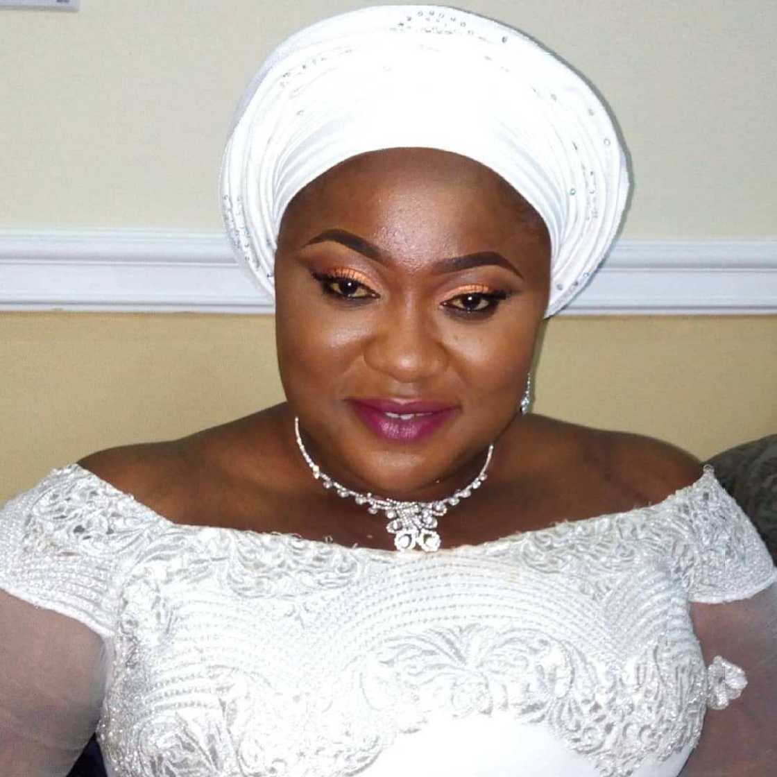 Tuna baya: Jerin sunaye da hotunan jaruman Nollywood mata da suka bar addinin Kiristanci suka dawo Musulunci Tuna baya: Jerin sunaye da hotunan jaruman Nollywood mata da suka bar addinin Kiristanci suka dawo Musulunci