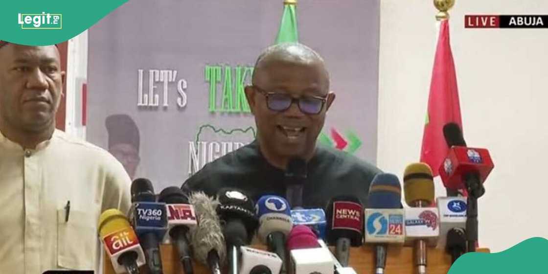 Peter Obi yana jawabi ga yan jarida.