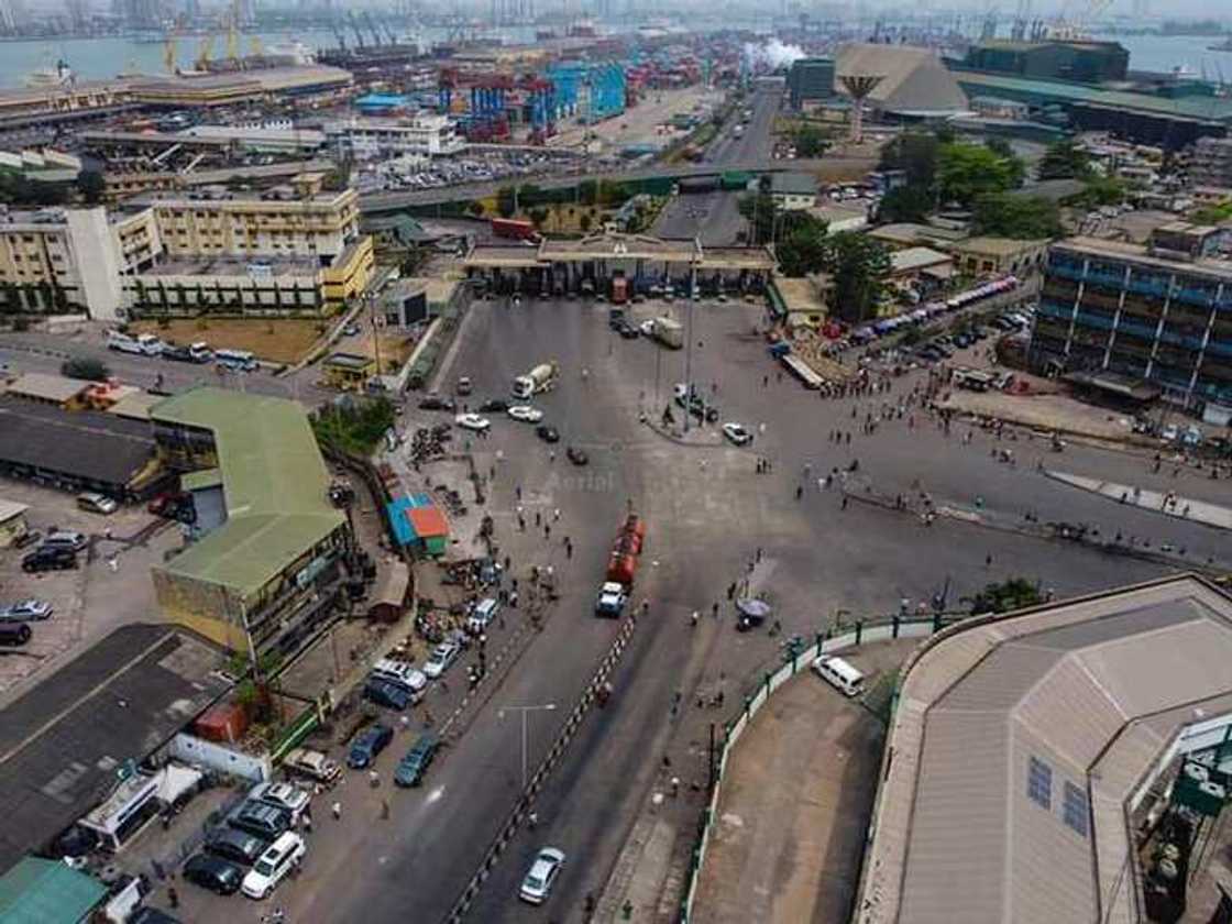 Great news as Apapa gridlock disappears after removal of trucks; presidency shares photo Great news as Apapa gridlock disappears after removal of trucks; presidency shares photo