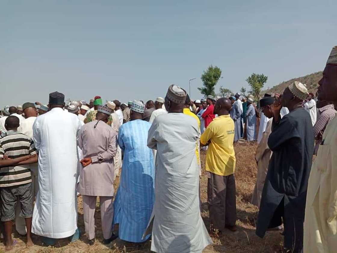 An yi jana'izar arigayiya Aisha Lemu a garin Minna, hotuna An yi jana'izar arigayiya Aisha Lemu a garin Minna, hotuna