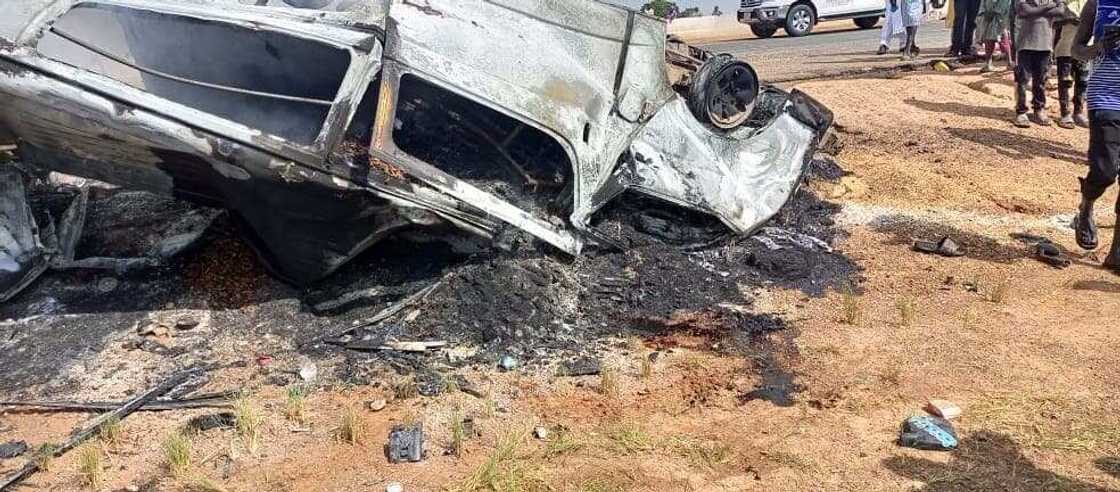 Hadarin mota ya hallaka mutane a hanyar Zaria zuwa Kano Hadarin mota ya hallaka mutane a hanyar Zaria zuwa Kano