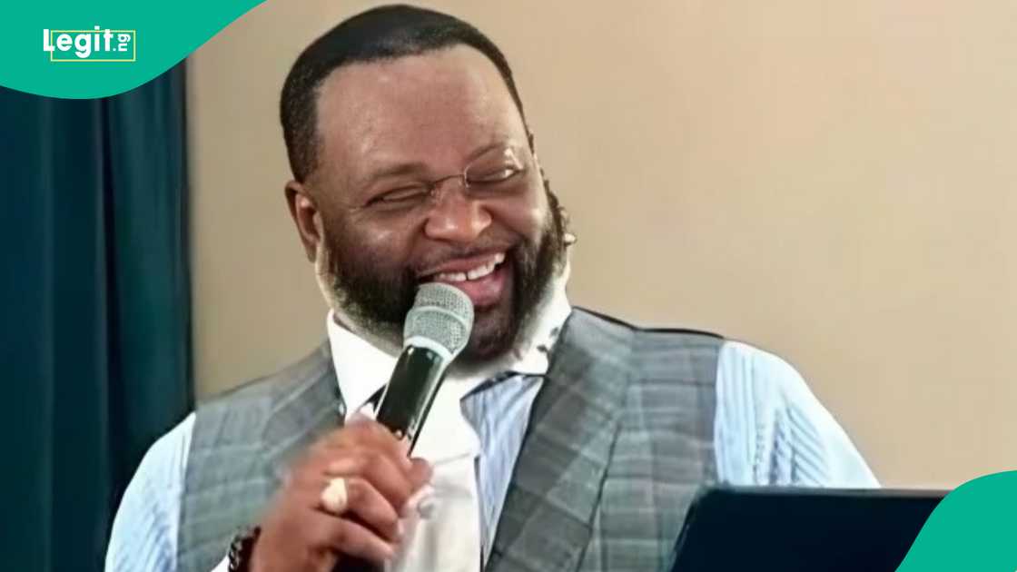 Methodist pastor, church money Methodist pastor, church money