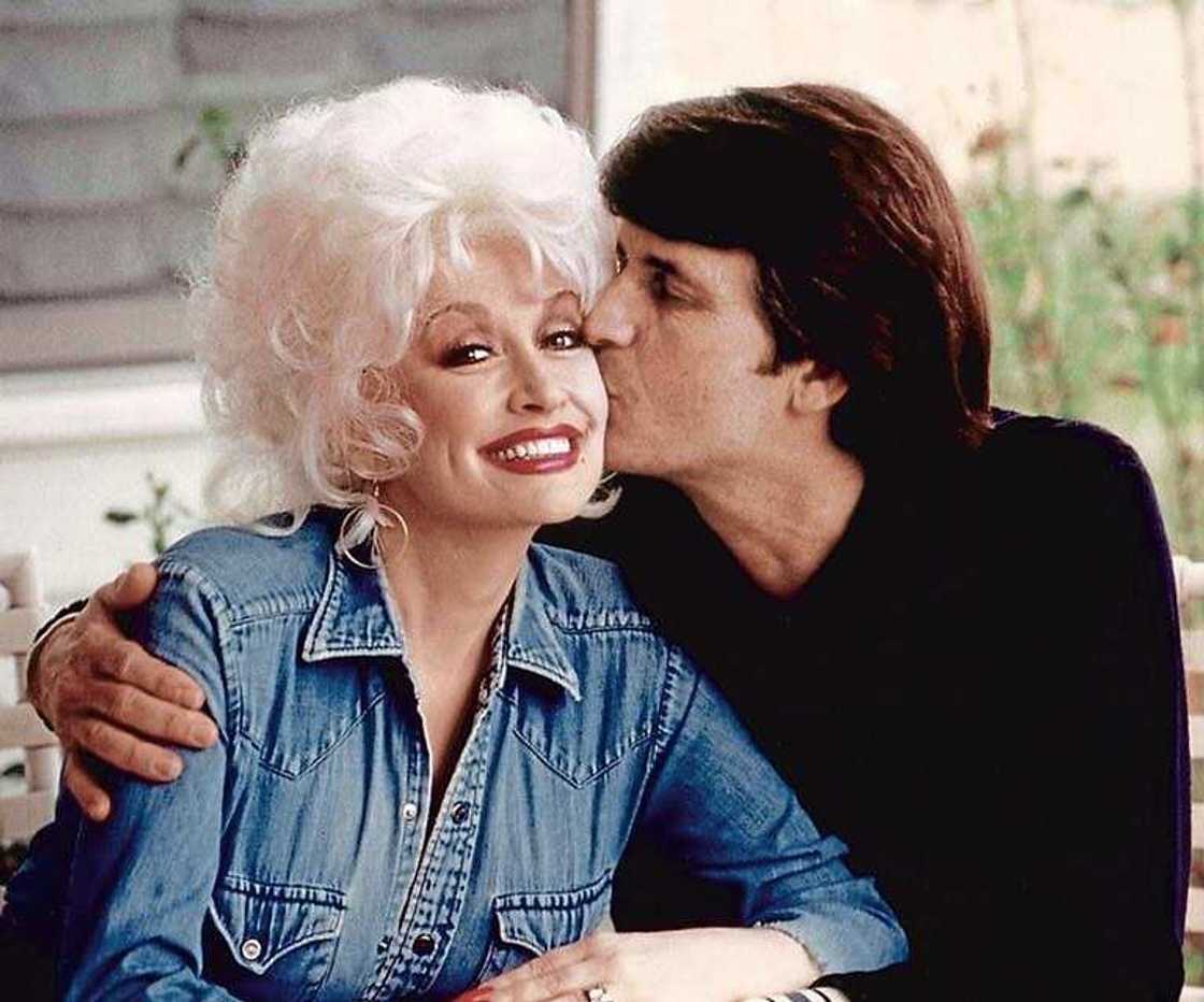 How did Dolly Parton and Carl Thomas Dean meet? How did Dolly Parton and Carl Thomas Dean meet?
