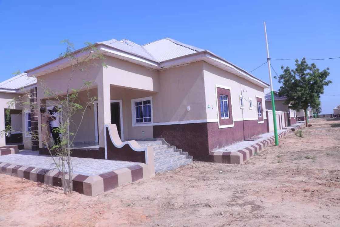 Zulum ya bada kyautar gida a Borno