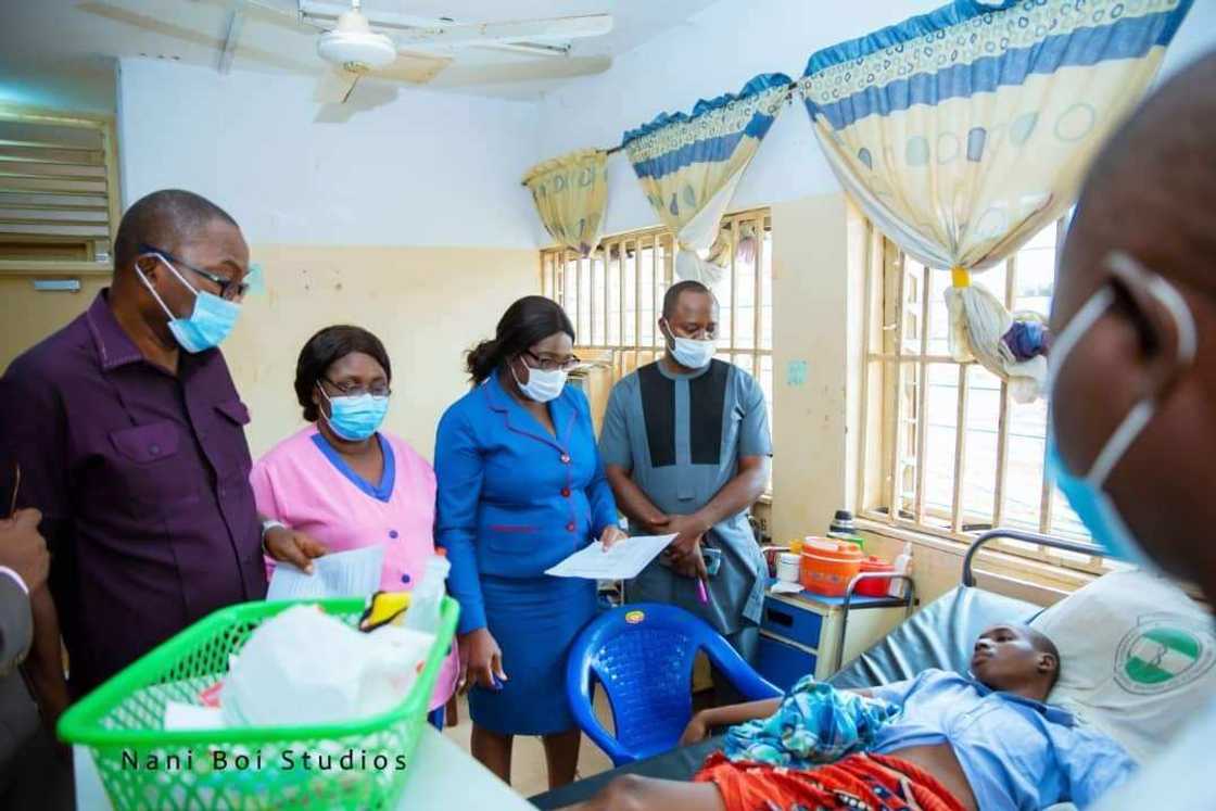 CAN lauds Nsukka professors, Ugwuanyi’s friends for paying N27.3m hospital bills of indigent patients CAN lauds Nsukka professors, Ugwuanyi’s friends for paying N27.3m hospital bills of indigent patients