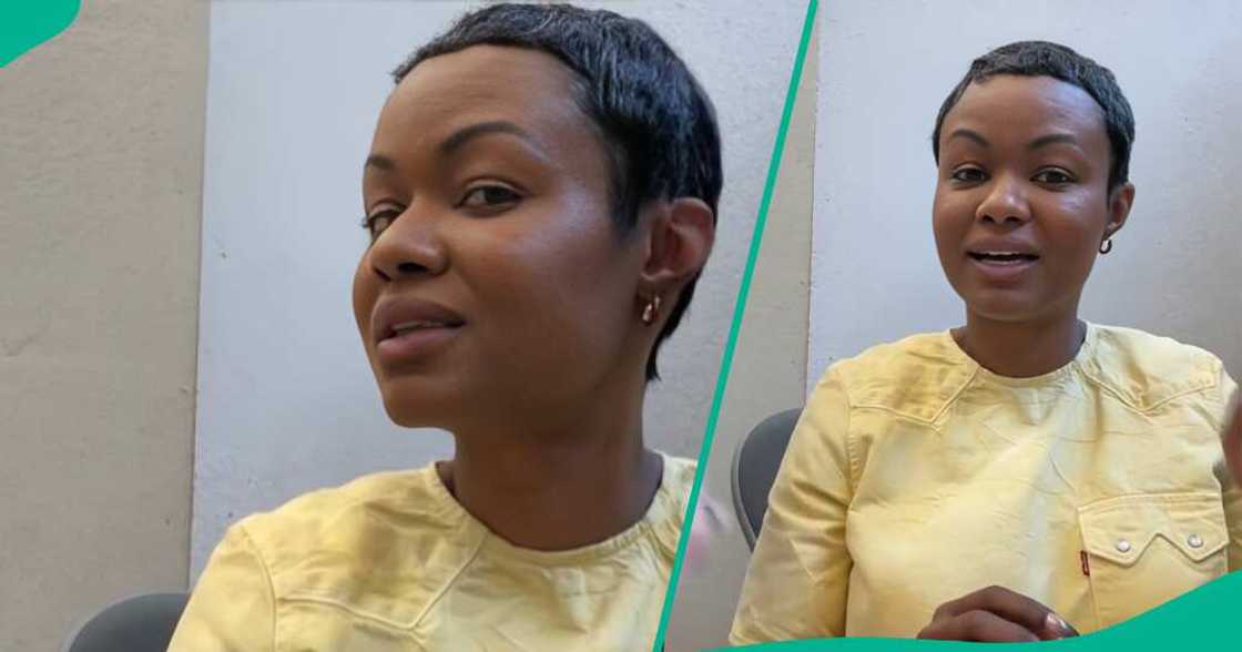 Employee crashes into her boss's office, captures her funny expression Employee crashes into her boss's office, captures her funny expression