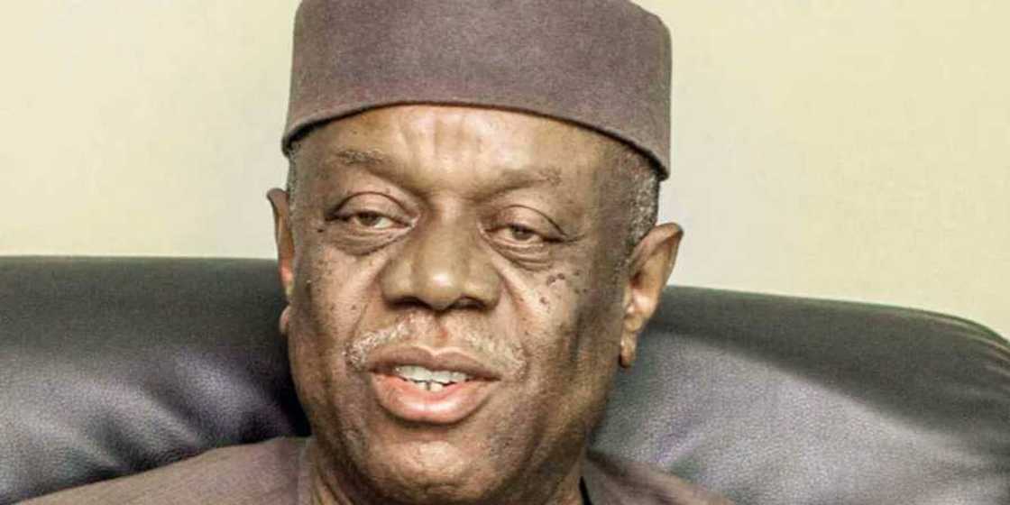 Korona ta hallaka tsohon gwamna a lokacin mulkin Babagangida Korona ta hallaka tsohon gwamna a lokacin mulkin Babagangida