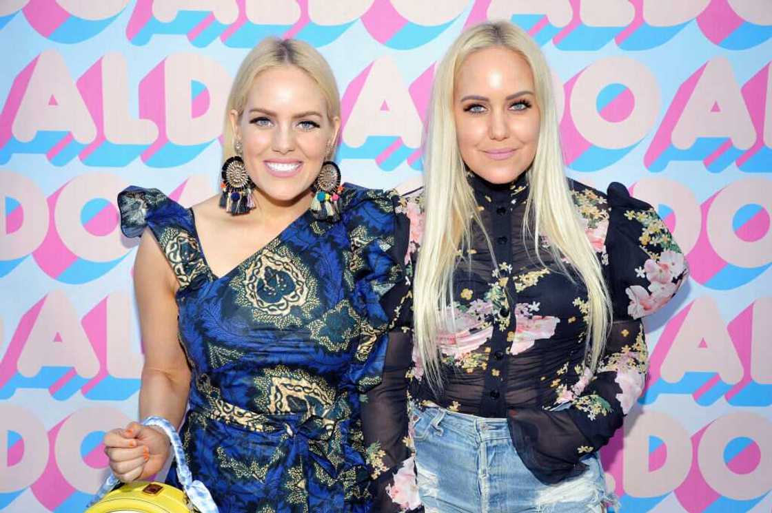 famous female twins famous female twins