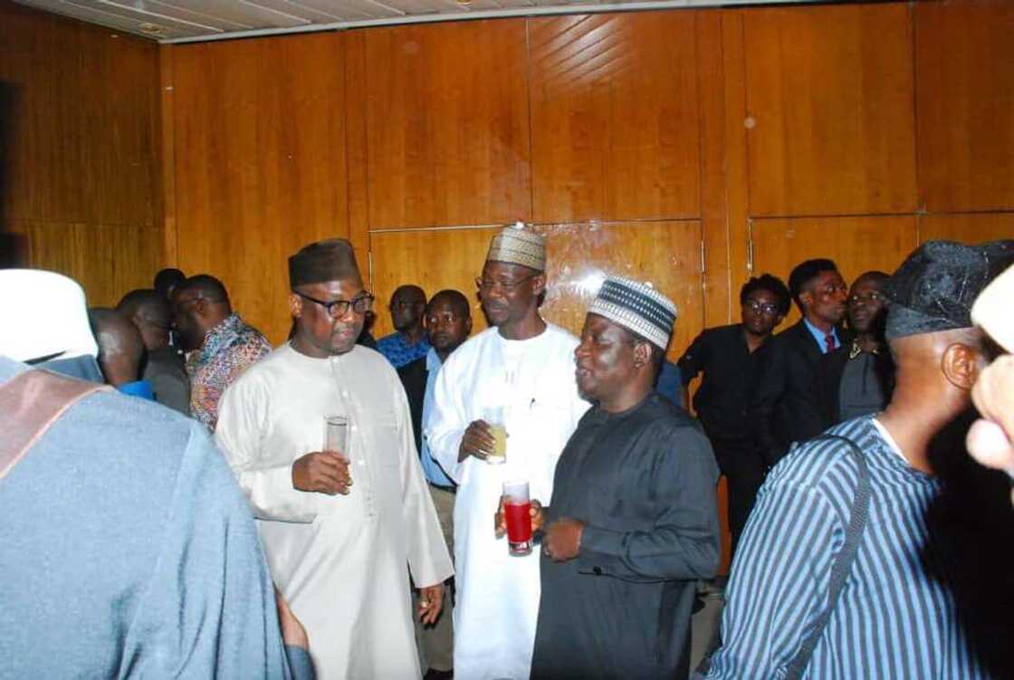 Kayatattun hotuna yayinda kungiyar NGF ta shirya wa zababbun gwamnoni liyafa Kayatattun hotuna yayinda kungiyar NGF ta shirya wa zababbun gwamnoni liyafa