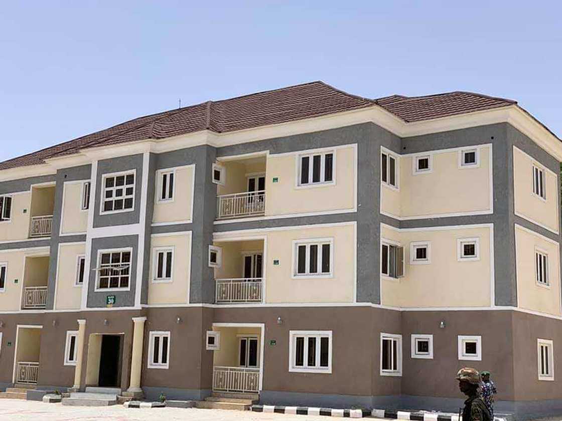 Shugaba Muhammadu Buhari ya bude Makaranta da gidaje a Jihar Borno Shugaba Muhammadu Buhari ya bude Makaranta da gidaje a Jihar Borno