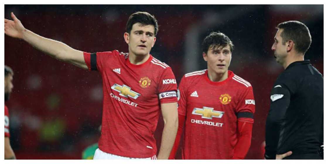 Gary Neville advises Solskjaer to sign center-back for United to win EPL