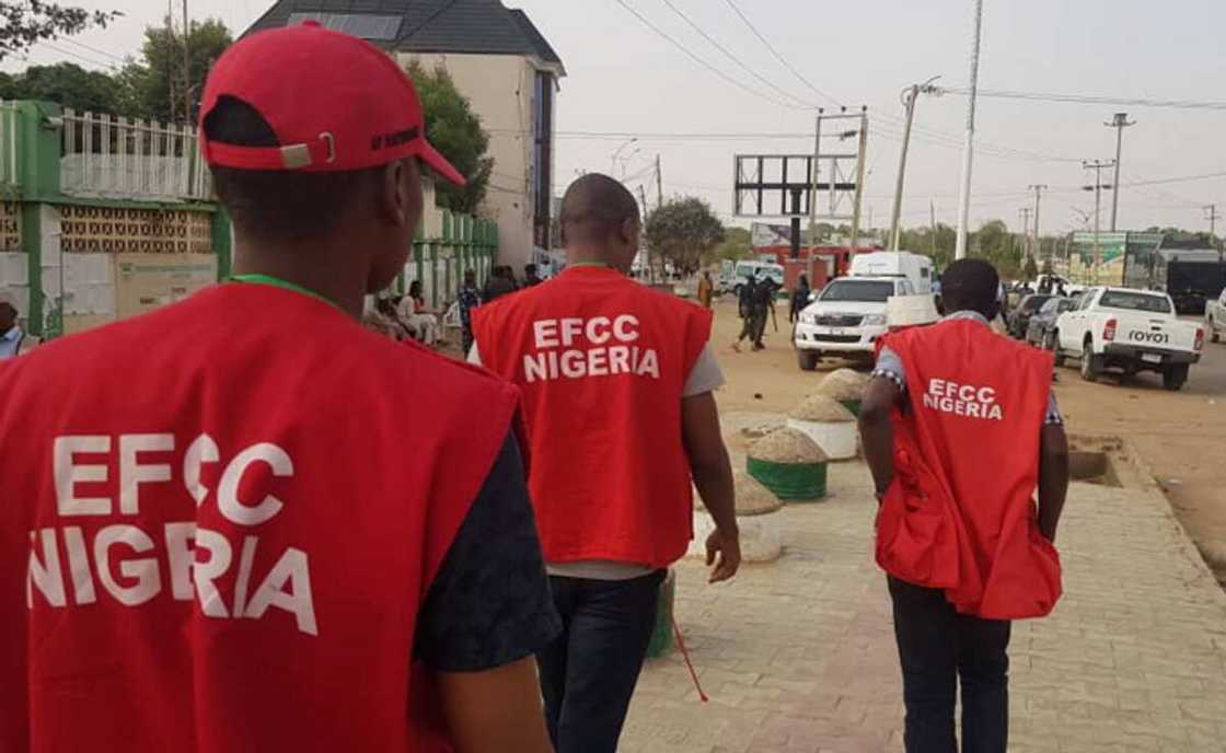 EFCC urges corps members, youths to shun corruption EFCC urges corps members, youths to shun corruption