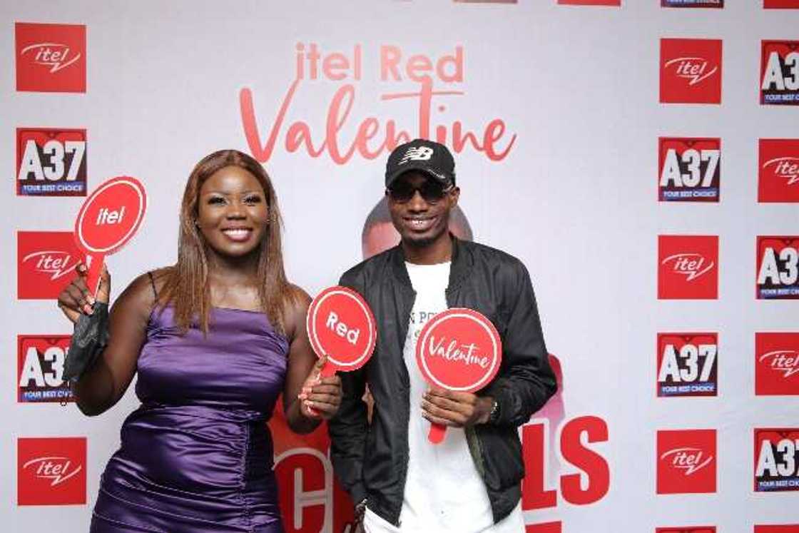 itel treats customers to exclusive cocktails with Olamide, retains him as brand ambassador itel treats customers to exclusive cocktails with Olamide, retains him as brand ambassador