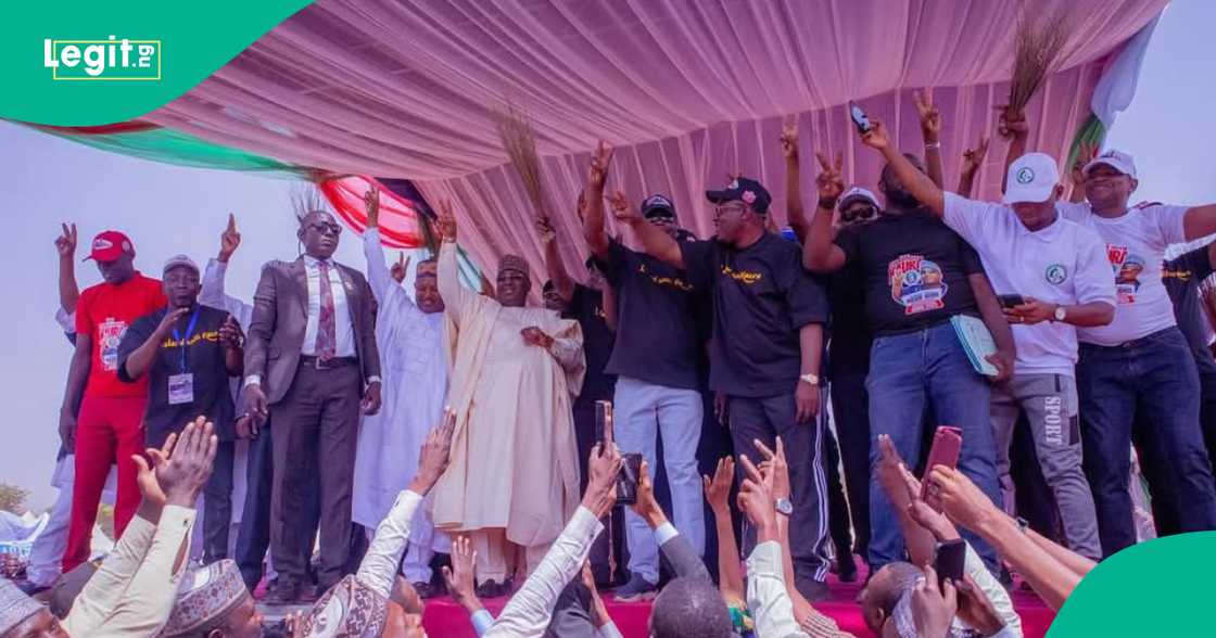 Kamfen APC. Kamfen APC.