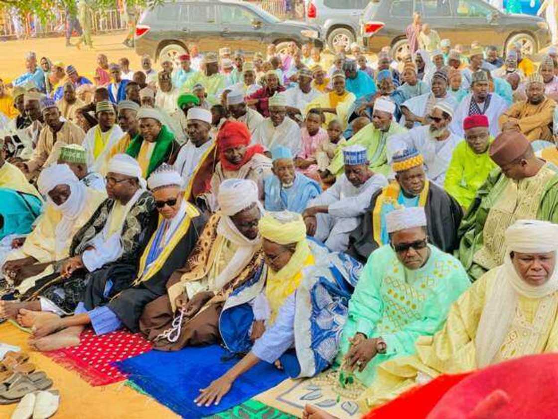 Yau take ranar sallah: Hotunan yadda al'ummar Musulmi suka sallaci Idi a Nijar Yau take ranar sallah: Hotunan yadda al'ummar Musulmi suka sallaci Idi a Nijar