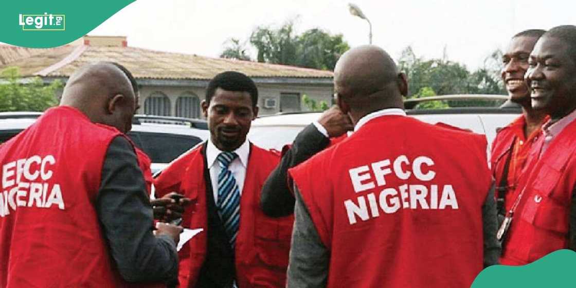 Jami'an EFCC sun sake kai samame kan ƴan canji a Abuja.